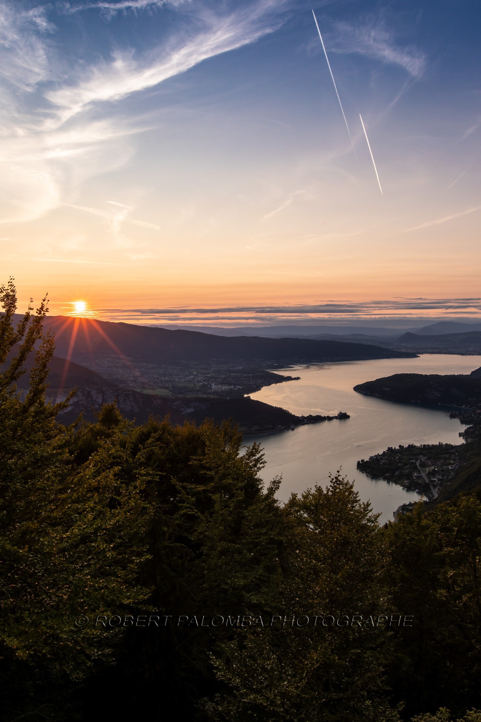 Vue sur le lac d'Annecy depuis le Col de la Forclaz