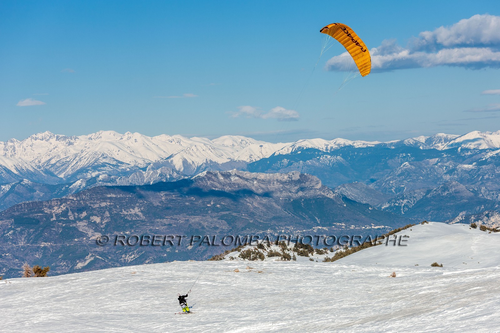 Snowkite