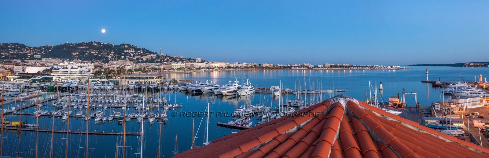 Cannes vue de l'Hôtel Radisson Blu 1835
