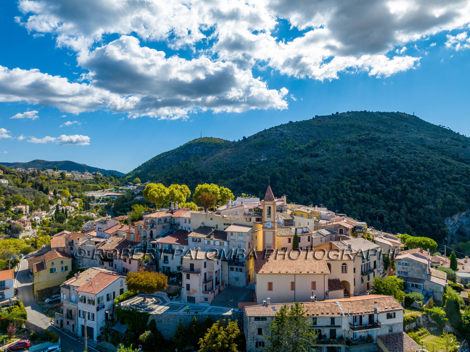 France, Alpes-Maritimes (06) Aspremont, located 554 meters above sea level, above the gorges that close the valley above Nice, which is 13 km away.