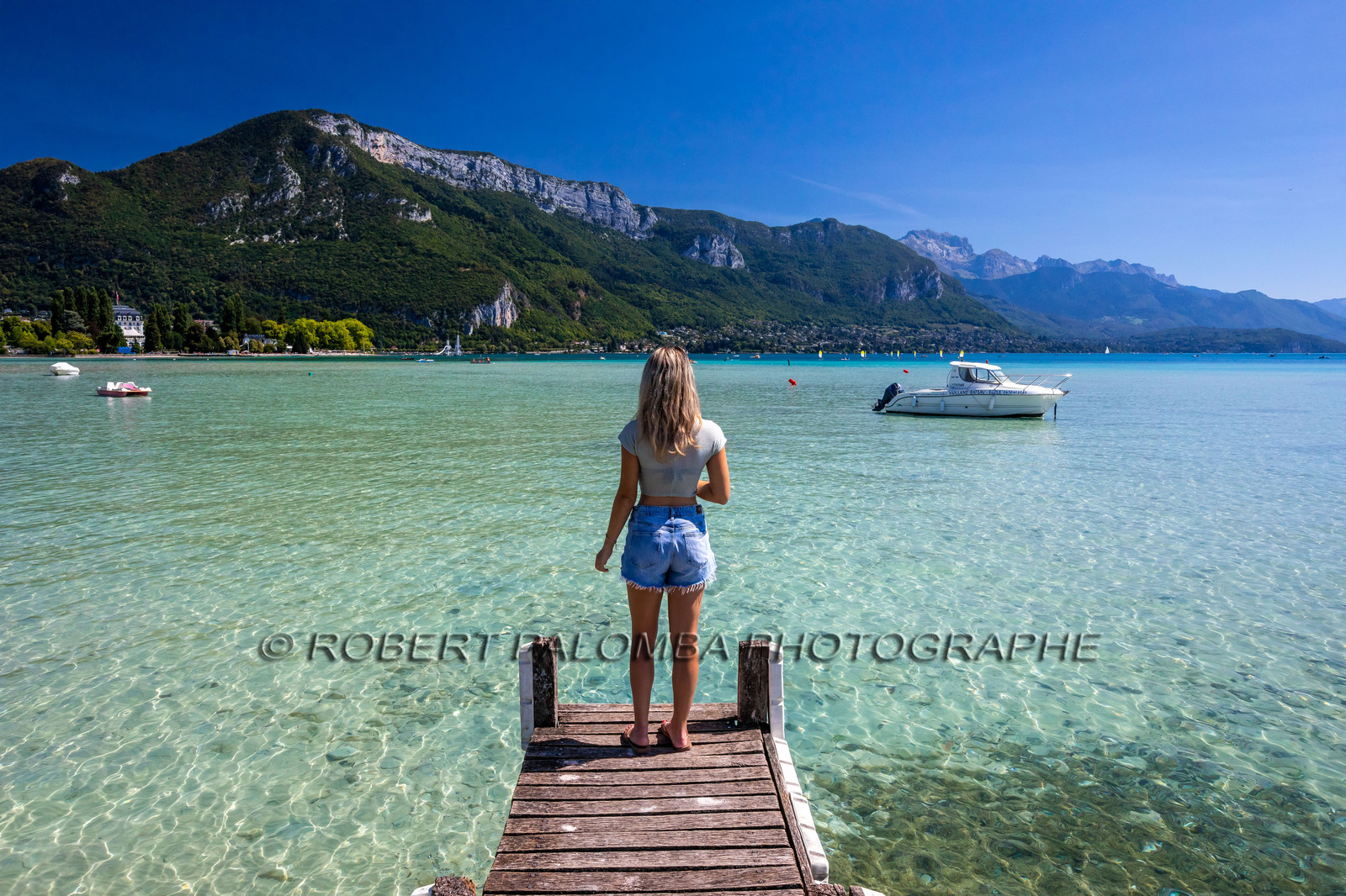 Ponton sur le lac d'Annecy