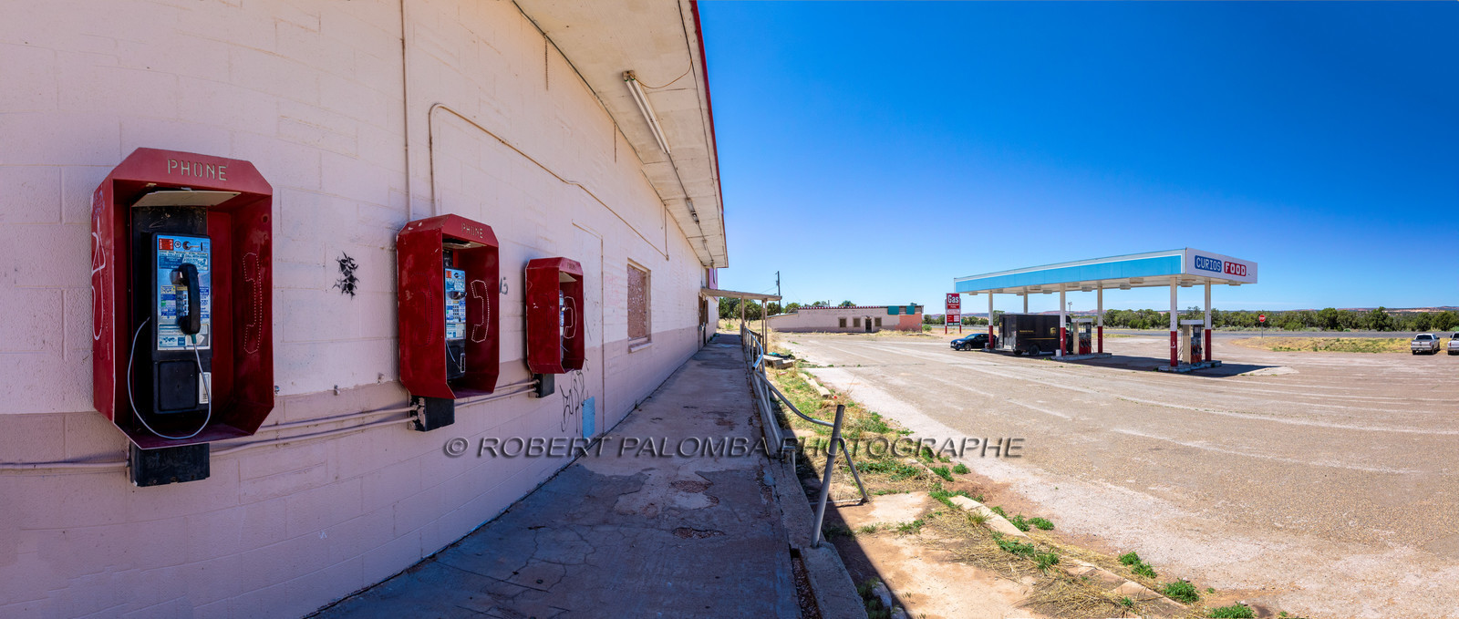 Station essence abandonée