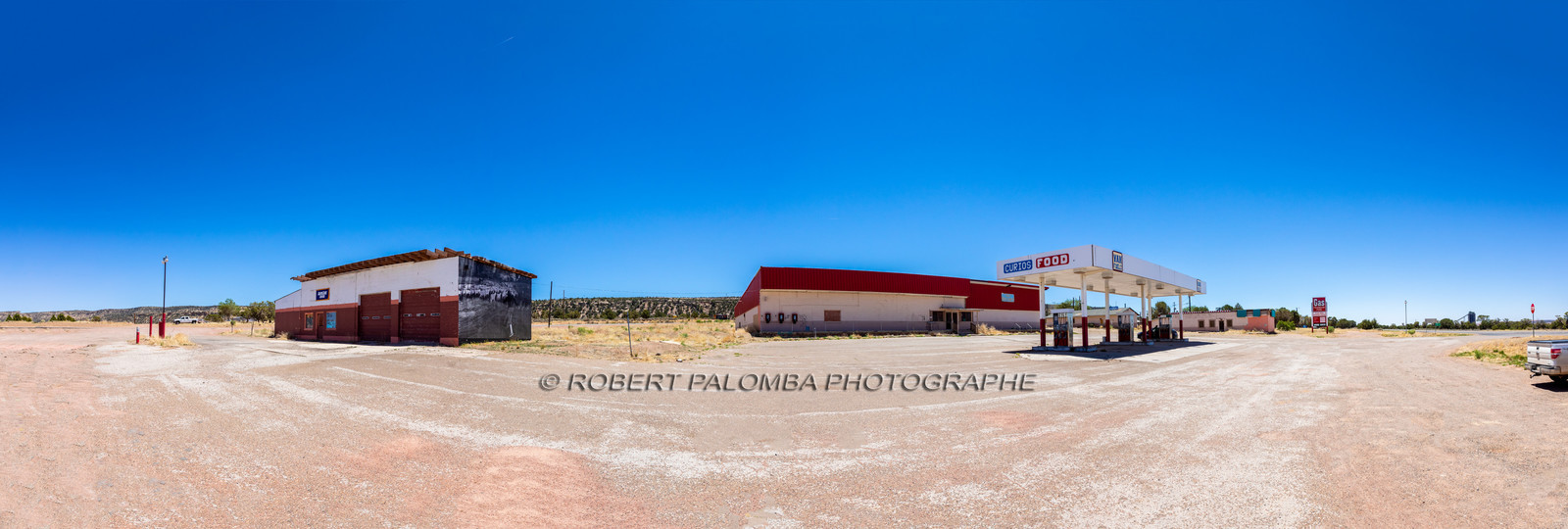 Station essence abandonée